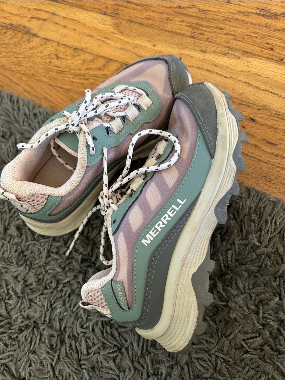 Merrell KIds Moab Speed Waterproof Hiking Shoes in Dusty Pink/Olive Size 12